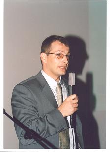 Dr. Michael Knaus